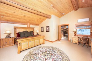 7 bedrooms, iron/ironing board, free WiFi, bed sheets