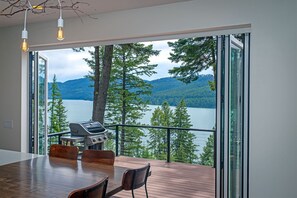 Dining - NEW private hot tub & amazing lake views (Whitefish)
