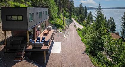 NEW hot tub, lake views & private decks