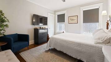 2 bedrooms, iron/ironing board, WiFi