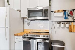 Fridge, microwave, oven, coffee/tea maker