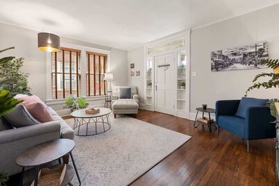Midtown 2-Bedroom 1,000 sqft Apartment