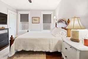 2 bedrooms, iron/ironing board, WiFi