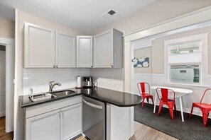 Fridge, microwave, oven, coffee/tea maker