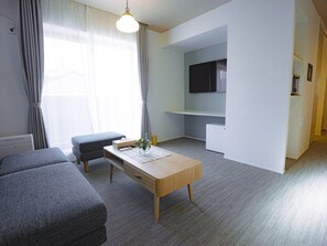 华丽三人房 | 免费 WiFi、床单