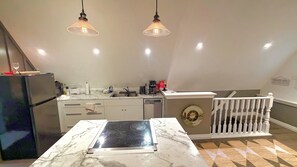 Mikrowelle, Ofen, Herdplatte, Geschirrspüler