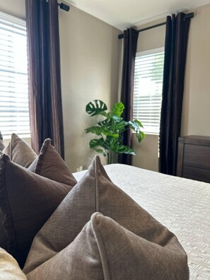 4 soverom, strykejern/-brett, wi-fi og sengetøy