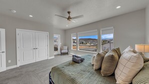 4 bedrooms, iron/ironing board, travel crib, free WiFi