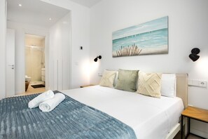 2 chambres, fer et planche à repasser, Wi-Fi, draps fournis