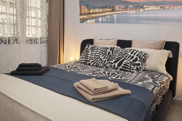 1 slaapkamer, een strijkplank/strijkijzer, wifi