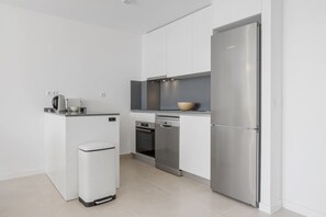 Kühlschrank, Ofen, Geschirrspüler, Toaster