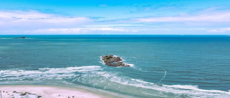 Beach nearby, 2 beach bars