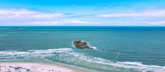 Apto na Praia - Ar condicionado e Churrasqueira