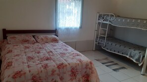 2 bedrooms, iron/ironing board, WiFi, bed sheets