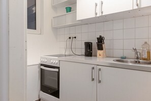 Mikrowelle, Ofen, Herdplatte, Geschirrspüler