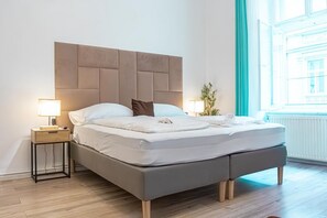 Silitysrauta/-lauta, ilmainen Wi-Fi, vuodevaatteet