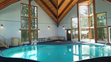 Indoor pool, pool loungers