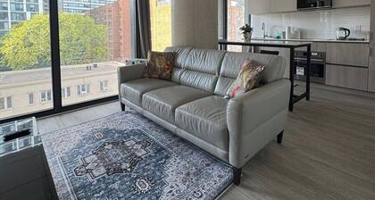 Stylish 1BR Retreat in the Heart of the City