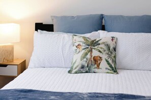 3 bedrooms, iron/ironing board, WiFi, bed sheets