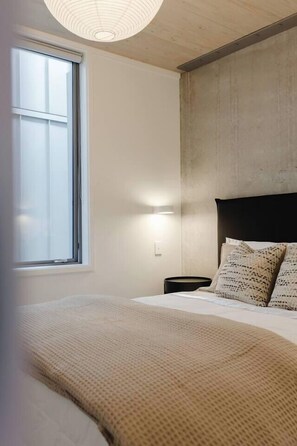 2 bedrooms, iron/ironing board, WiFi, bed sheets - Executive 2BR Designer Townhouse + Rooftop Oasis (Wellington)