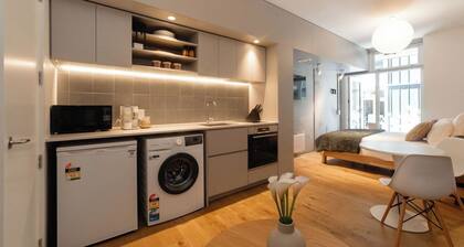 Stylish Studio Hideaway, Quiet Inner-City Location