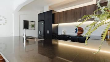 Fridge, microwave, oven, stovetop