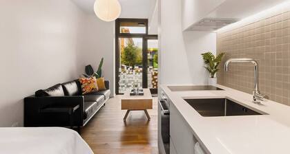 City Central Retreat | Sleek Studio Living