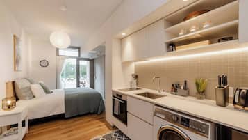 Refrigerador, microondas, horno y parrilla de estufa