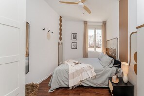 3 室のベッドルーム、アイロン / アイロン台、WiFi、ベッドシーツ