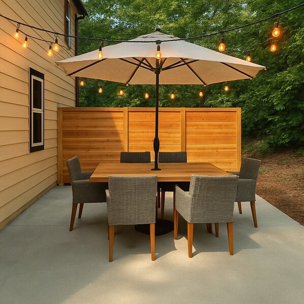 Outdoor dining