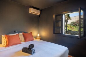 Apartment, Beach View, Beachfront | Iron/ironing board, free WiFi