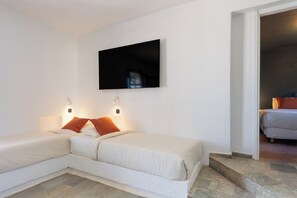 Apartment, 2 Bedrooms, Beach View, Beachfront | Iron/ironing board, free WiFi