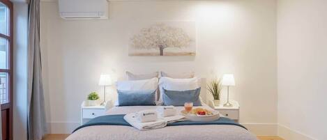 1 habitación, tabla de planchar con plancha, wifi gratis y ropa de cama