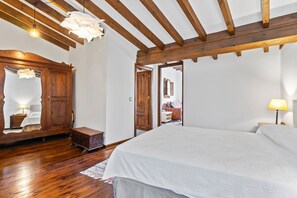 Bügeleisen/Bügelbrett, kostenloses WLAN, Bettwäsche