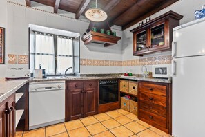 Kühlschrank, Mikrowelle, Geschirrspüler