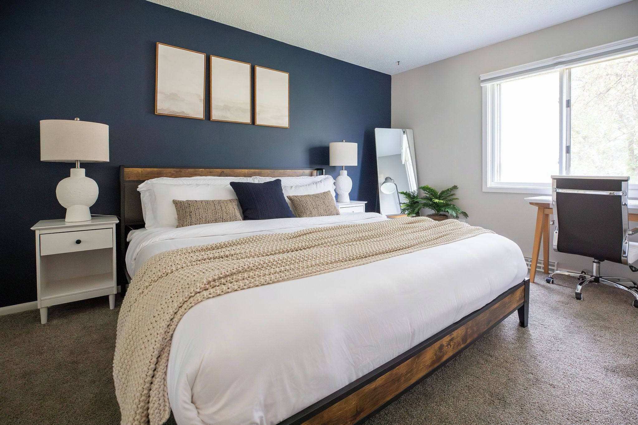 5 slaapkamers, een strijkplank/strijkijzer, reisbedje, gratis wifi