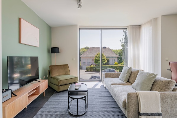 Télévision, chaîne hi-fi