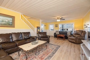 Living area - Cypress Cottage - Marshfront in Garden City Beach! (Garden City Beach)