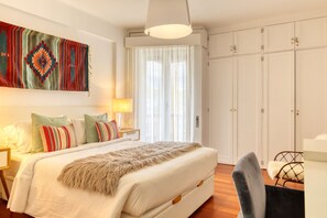 4 slaapkamers, een strijkplank/strijkijzer, gratis wifi, beddengoed