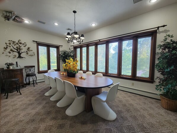 Meeting facility