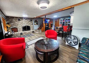 Interior - Private waterfront home/fishing, pedal boat, game room, close to Gettysburg, (New Oxford)