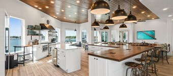 ✨ Maritime Escape | Located on the Destin Harbor | Private Pool + Dock | FREE Parasailing