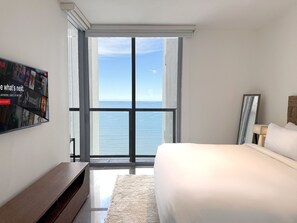 1 bedroom, in-room safe, iron/ironing board, free WiFi