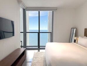 1 bedroom, in-room safe, iron/ironing board, free WiFi