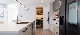 Premium Accommodation in Dunedin lies between Dunedin city and Airport.