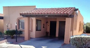 Exterior - Enjoy Gorgeous Mountain Views w/Privacy & Southwestern Ambiance Inside and Out! (Green Valley)