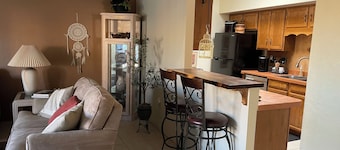 Enjoy Gorgeous Mountain Views w/Privacy & Southwestern Ambiance Inside and Out!
