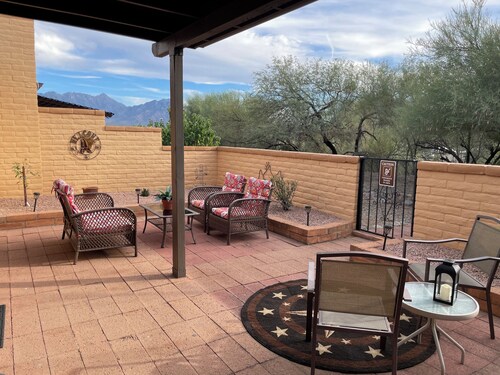 Enjoy Gorgeous Mountain Views w/Privacy & Southwestern Ambiance Inside and Out!