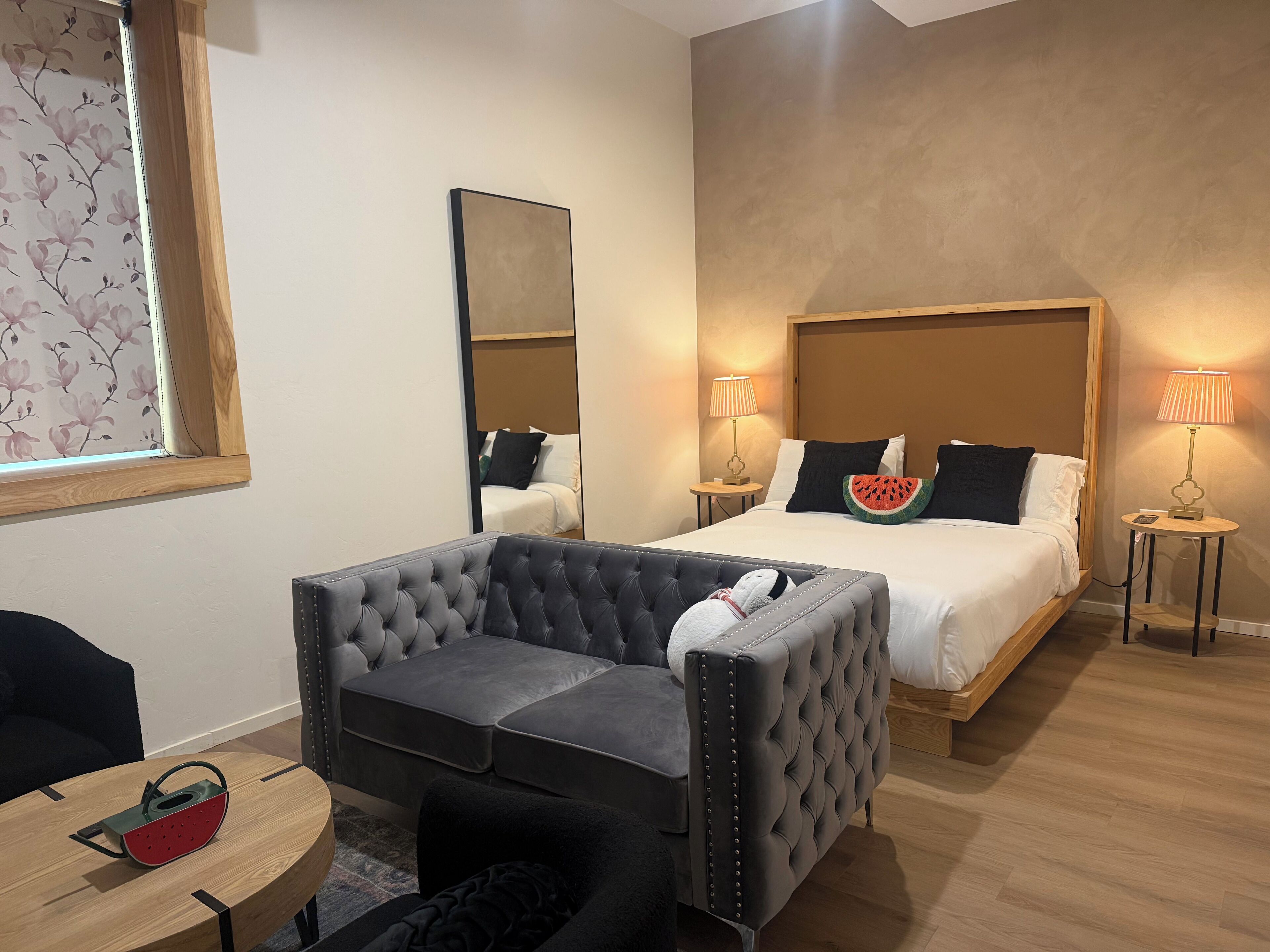 Classic Room, 1 Bedroom, Roll-in Shower, Pets allowed | Premium bedding, memory-foam beds, individually decorated