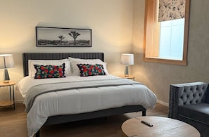 Suite ejecutiva, no fumadores, planta baja | 1 dormitorio, ropa de cama de alta calidad, colchones viscoelásticos